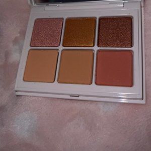 Fenty Beauty Snap Eyeshadow Palette in # 5 Peach